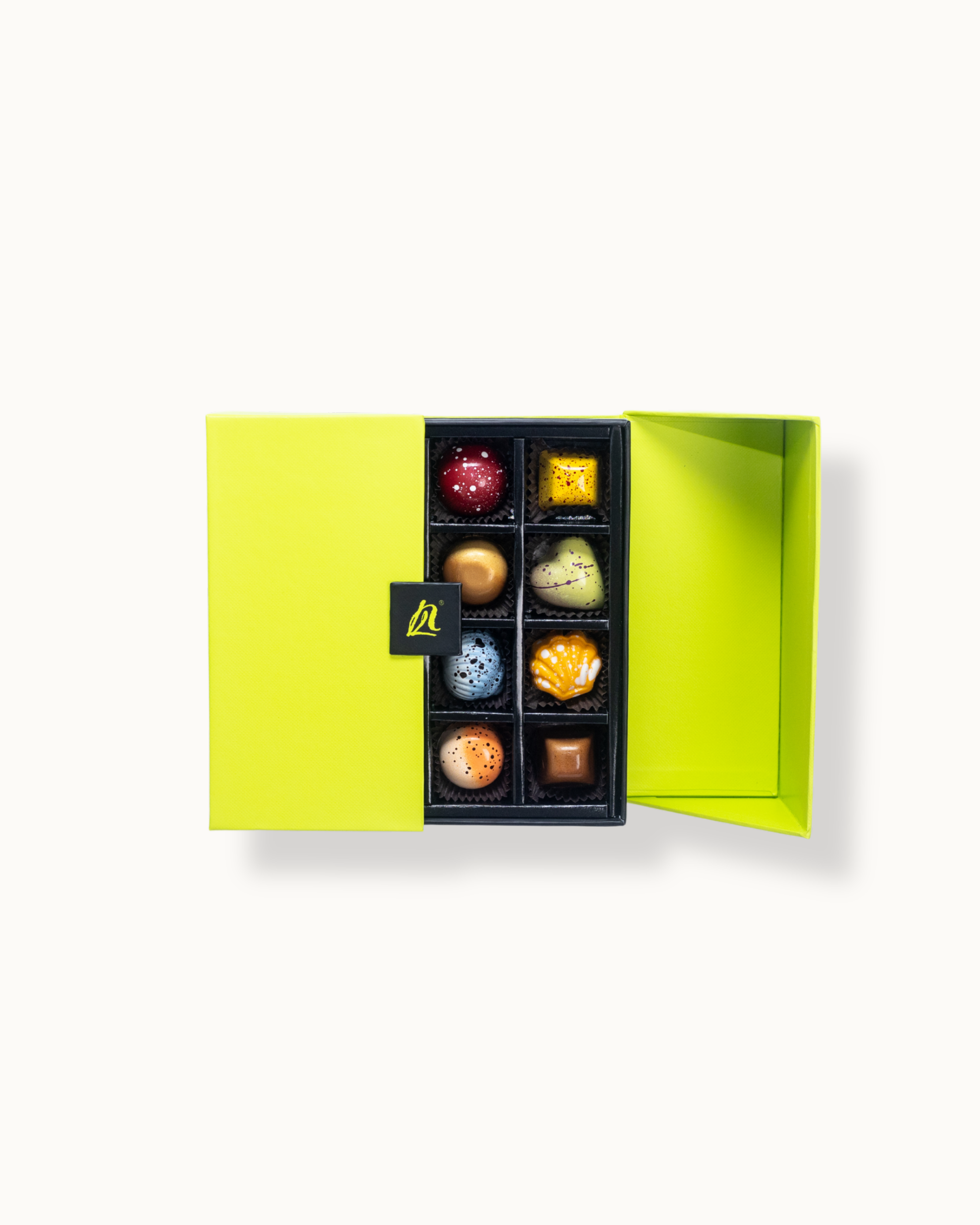 16 Piece Signature Logo Gift Box