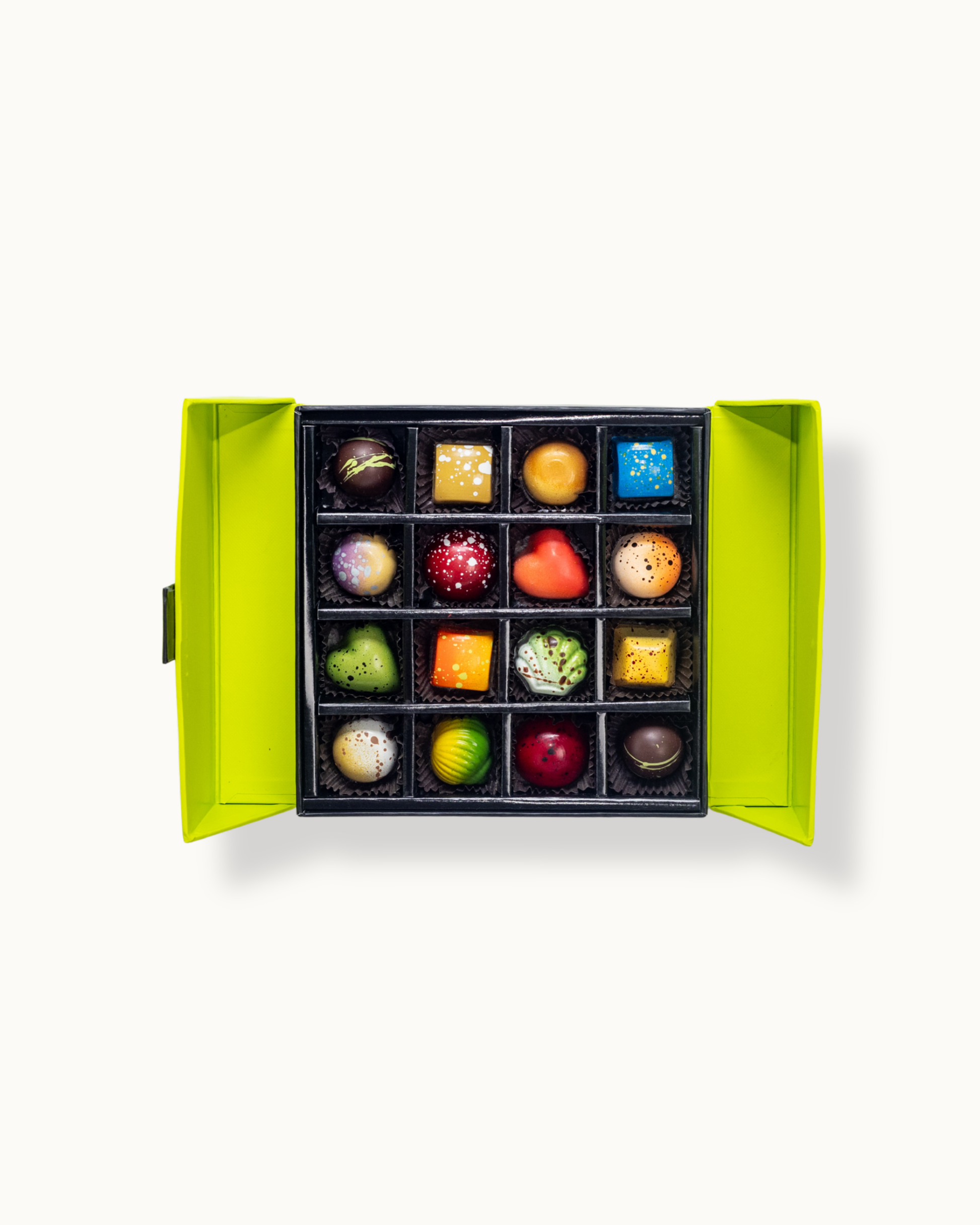 16 Piece Signature Logo Gift Box