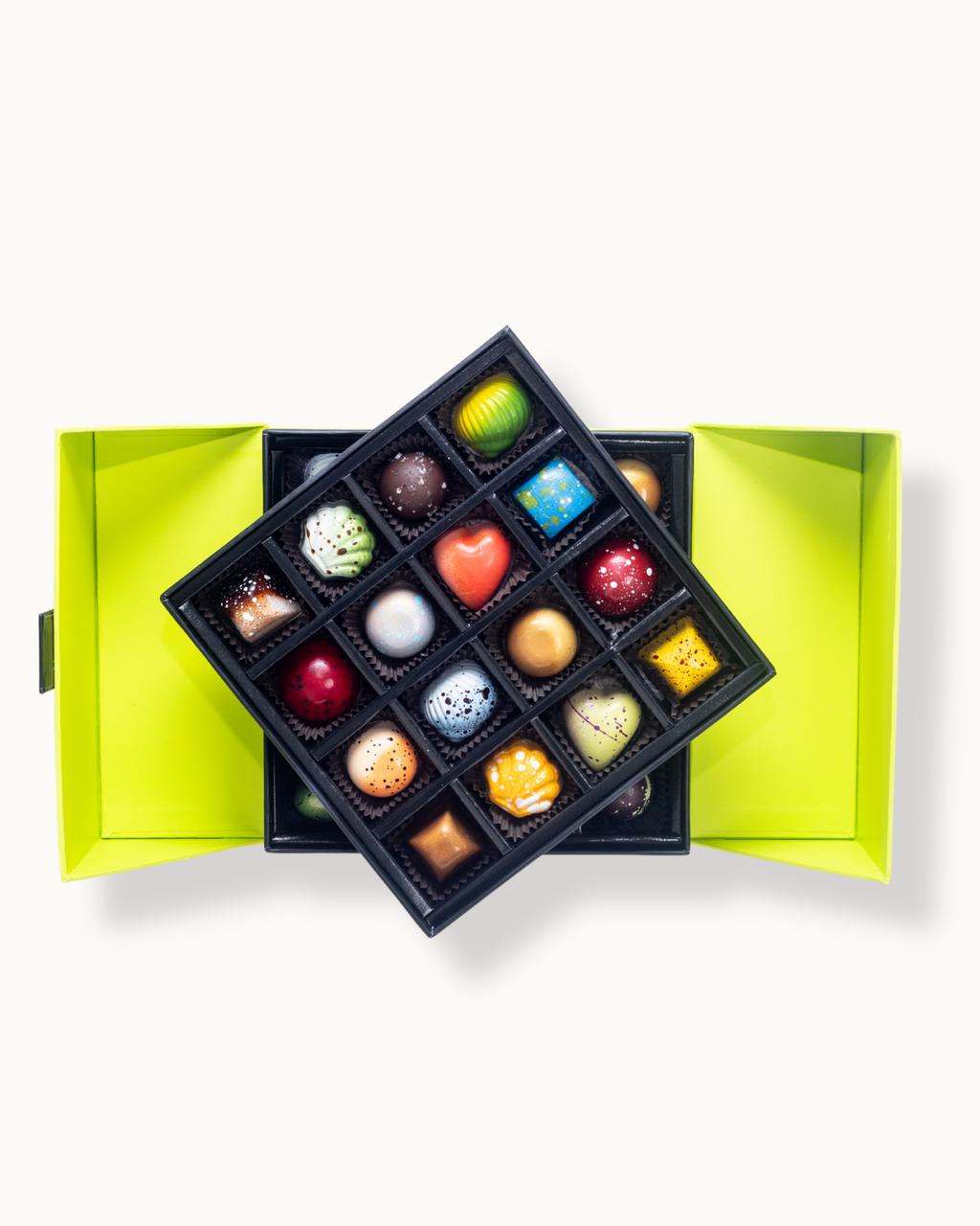 32 Piece Signature Logo Gift Box
